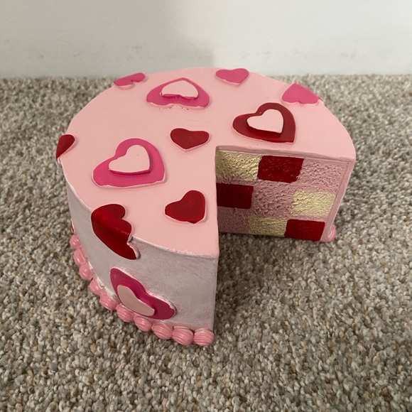 Ecco Faux Valentines Day Cake - Picture 6 of 8